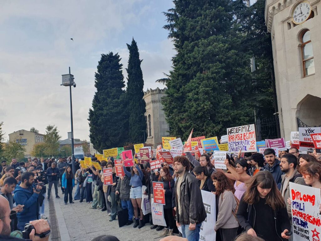 12 Eylül Makinesinin Eğitimi Öğütme Aygıtı: 1981’den Bugüne YÖK 3 YOK protesto 2025 1